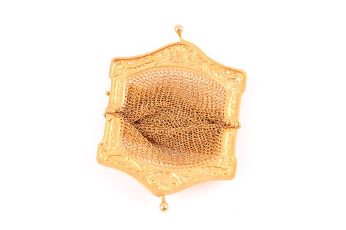 Lot 325 - A 9ct yellow gold mesh-link purse, the mount...