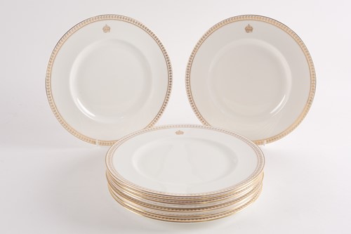 Lot 476 - A group of ten Mintons bone china dinner...