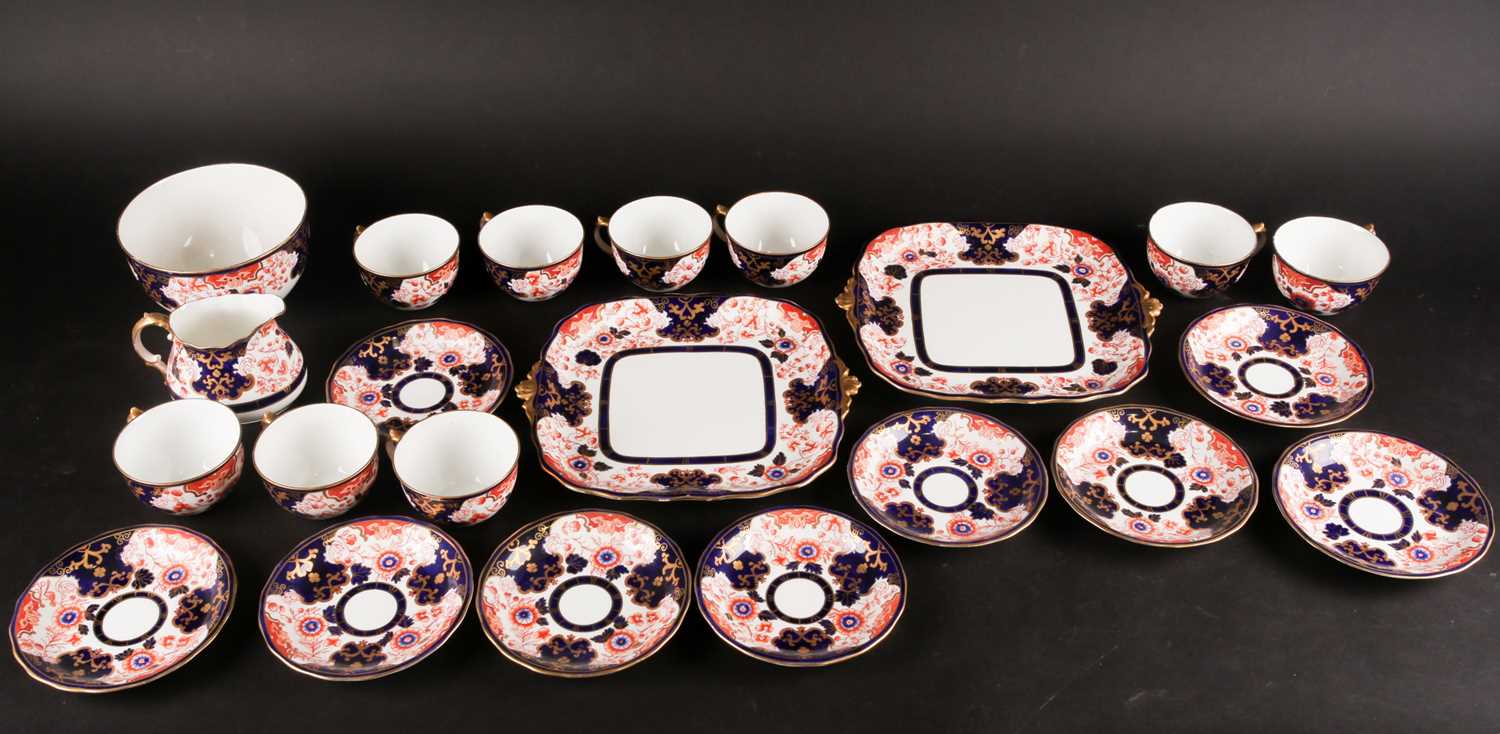 Lot 448 - An Edwardian Royal Crown Derby Imari pattern