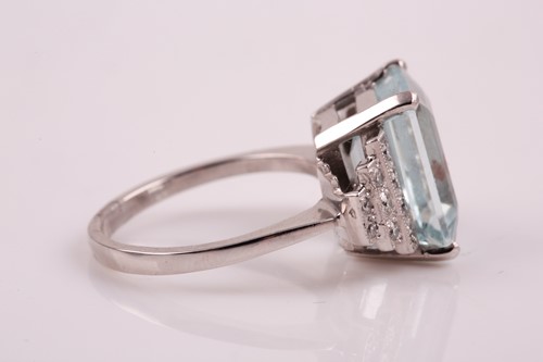 Lot 257 - A platinum, diamond, and aquamarine ring, in...