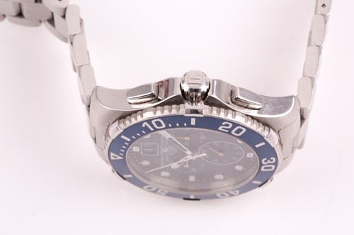 Lot 414 - A Tag Heuer Aquaracer stainless steel...
