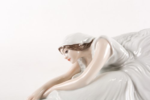 Lot 370 - A Rosenthal porcelain model of a ballerina,...
