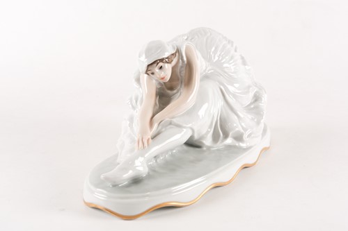 Lot 370 - A Rosenthal porcelain model of a ballerina,...