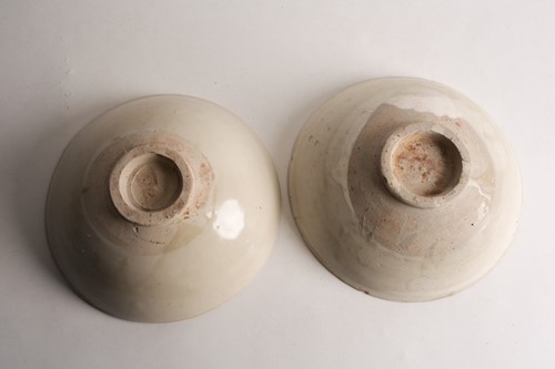 Lot 46 - A pair of Cizhou bowls, possibly Northern Song,...