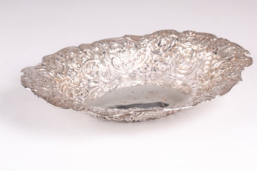 Lot 561 - A Victorian silver sweet meat basket. London...