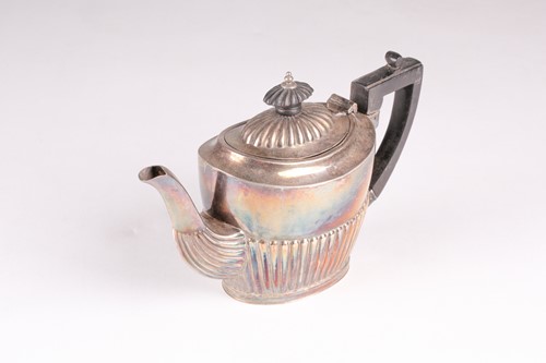 Lot 534 - A Victorian silver teapot, Sheffield 1896 by...