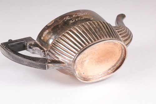 Lot 534 - A Victorian silver teapot, Sheffield 1896 by...