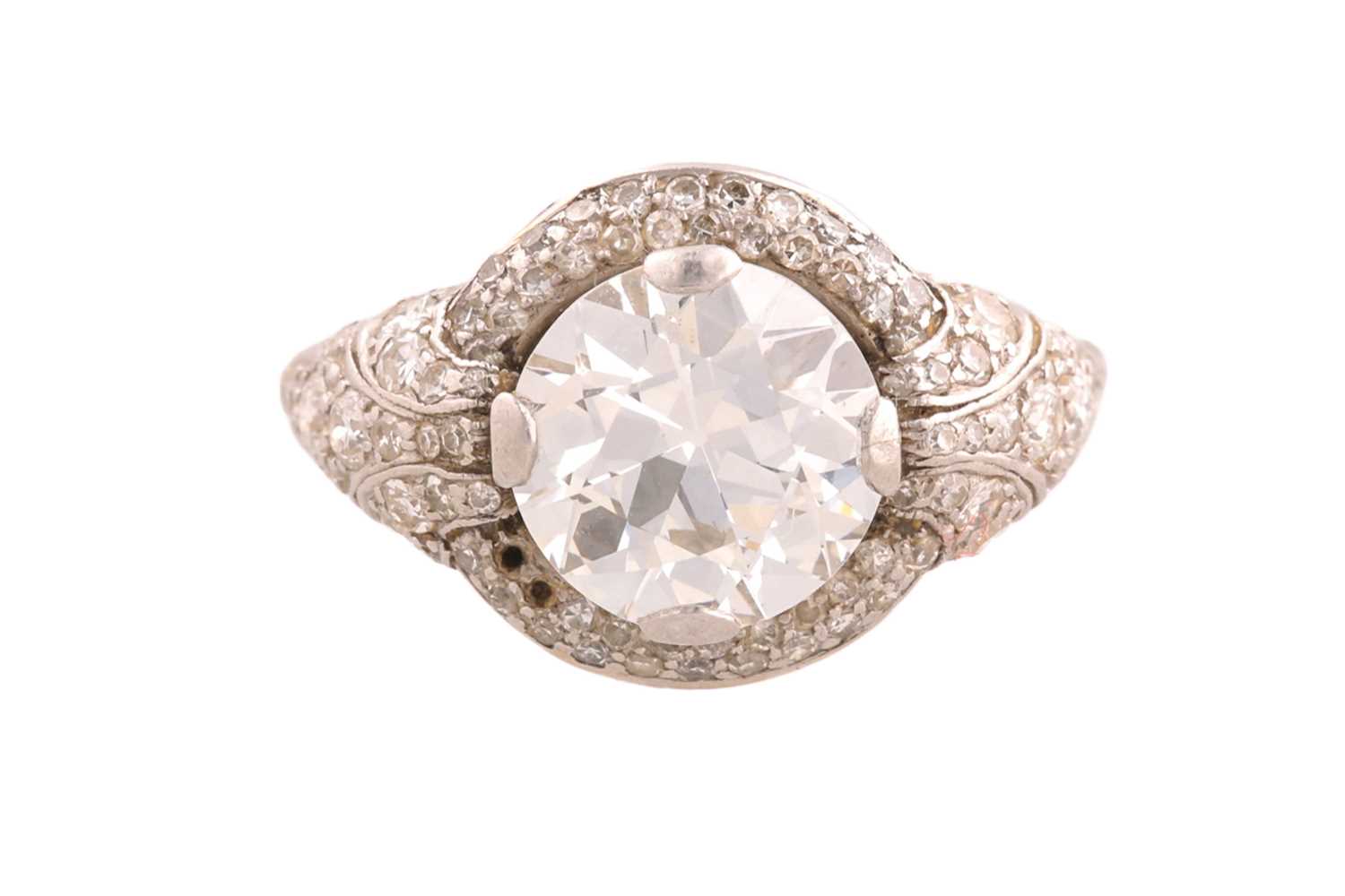 Lot 139 - A diamond cluster ring; the principal old...