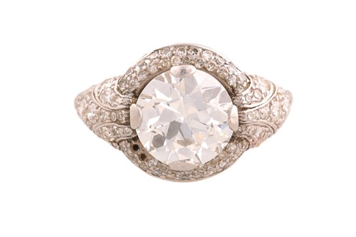 Lot 139 - A diamond cluster ring; the principal old...