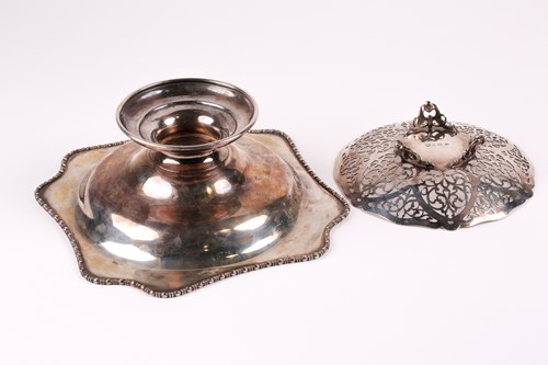 Lot 541 - An Edwardian silver pedestal bowl, Sheffield...