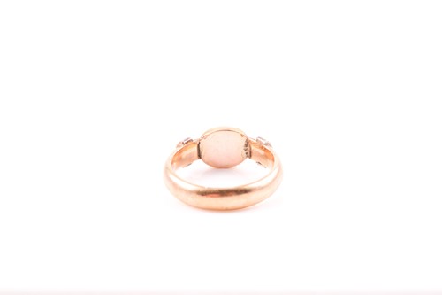 Lot 12 - A 9ct yellow gold and doublet opal ring,...