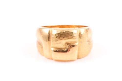 Lot 274 - An 18ct yellow gold Italian ring, the raised...