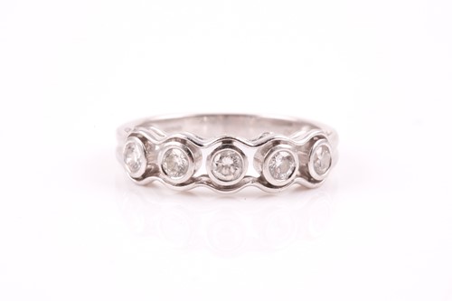 Lot 144 - An 18ct white gold and diamond ring,...