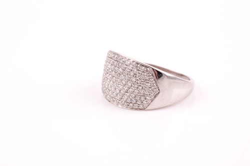 Lot 15 - An 18ct white gold and diamond ring by Iliana,...