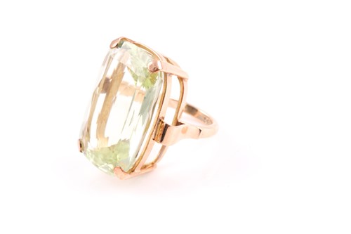 Lot 94 - A 9ct yellow gold and lime green quartz...
