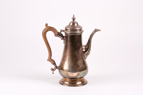 Lot 560 - A silver coffee pot, Tessiers Ltd, London 1971,...