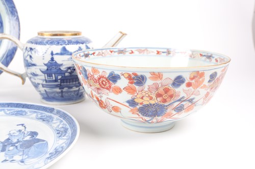 Lot 92 - A group of Chinese porcelain, 18th & 19th...