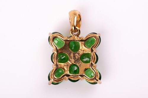 Lot 98 - A 9ct yellow gold and Russian chrome diopside...