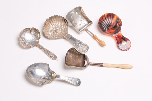 Lot 545 - A George IV Kings pattern caddy spoon,...