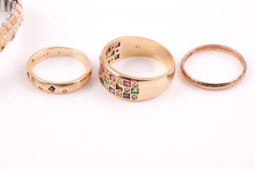 Lot 22 - A yellow metal, emerald, sapphire, and ruby...