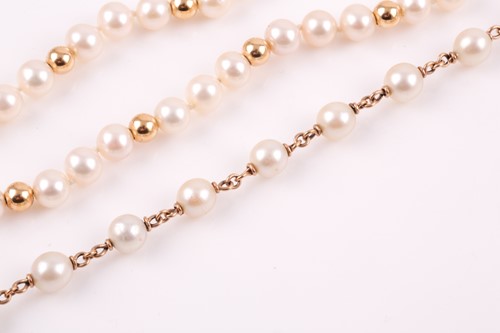 Lot 28 - An 18ct yellow gold and cultured pearl...