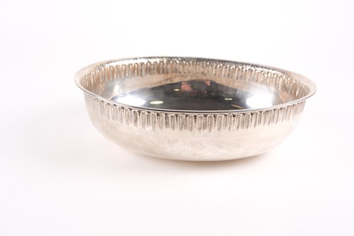 Lot 585 - A 20th century Italian silver (800) oval bowl...