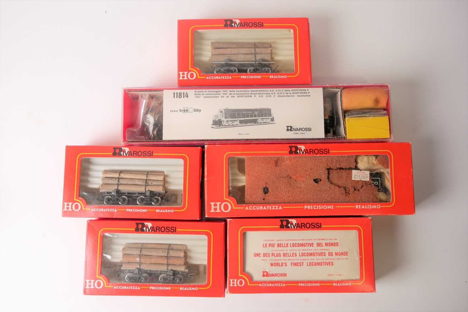 Lot 243 - A group of boxed Rivarossi HO Scale model...