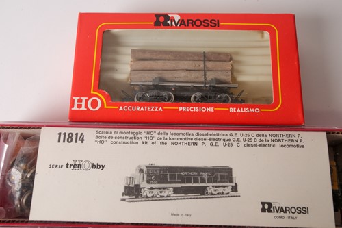 Lot 243 - A group of boxed Rivarossi HO Scale model...