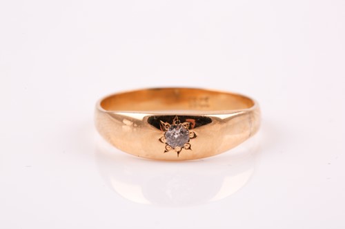Lot 218 - A unisex 18ct yellow gold and diamond signet...