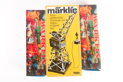 Lot 252 - Two boxed Marklin HO Hamo items; 8377...