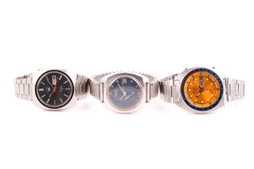 Lot 621 - A group of three Seiko automatic stainless...