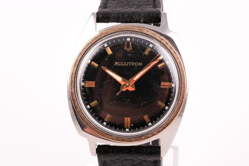 Lot 660 - A Bulova Accutron stainless steel electronic...