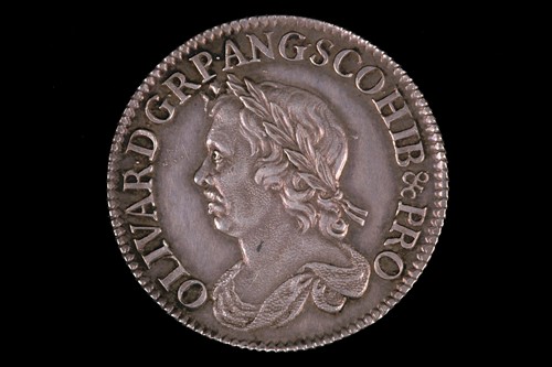 Lot 319 - British coins, Oliver Cromwell, Shilling, 1658,...