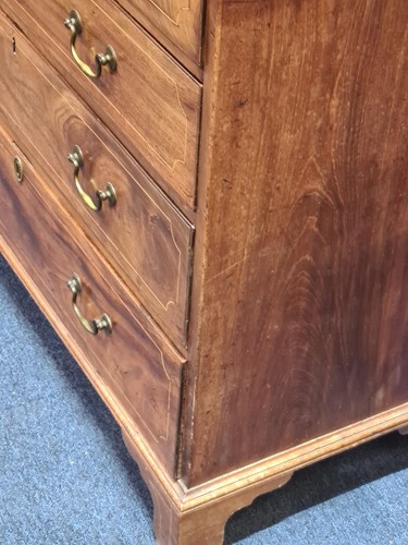 Lot 79 - A Geo III mahogany chest of drawers, the top...