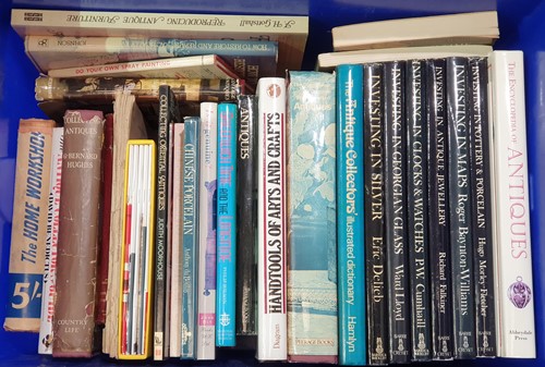 Lot 294 - A large quantity of reference books relating...