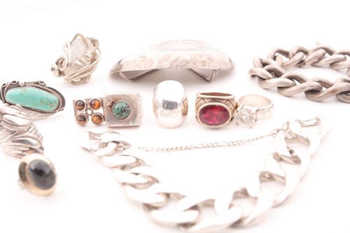 Lot 214 - A group of silver jewellery items, to include...