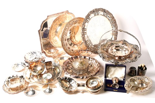 Lot 514 - A collection of silver plated items, to...