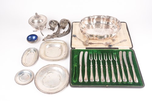 Lot 448 - A 20th-century probably Italian (800) silver...