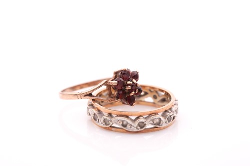 Lot 169 - A 9ct yellow gold and garnet floral cluster...