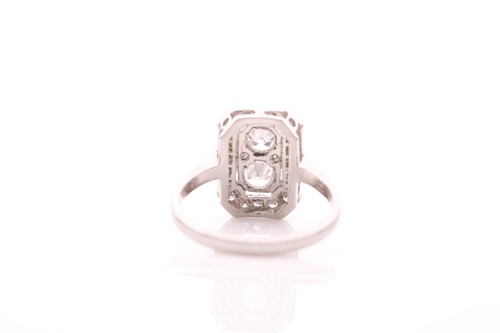 Lot 239 - An Art Deco style diamond ring, the...