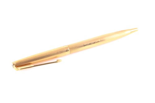 Lot 384 - An 18ct yellow gold Parker ballpoint pen,...