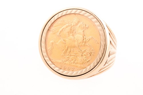 Lot 94 - An Edward VII 1907 sovereign ring set in a 9...
