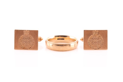 Lot 355 - An 9 ct gold gentleman's wedding ring, ring...