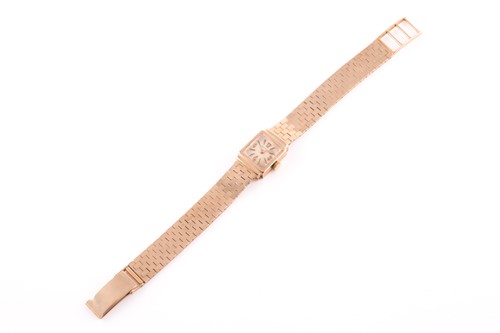 Lot 533 - A 9ct yellow gold ladies wristwatch, by...