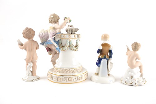 Lot 215 - A Meissen porcelain group of Cupid Felicite...