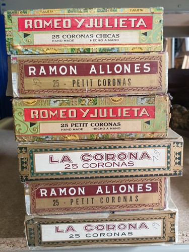 Lot 472 - Six boxes of vintage Cuban cigars, comprising...