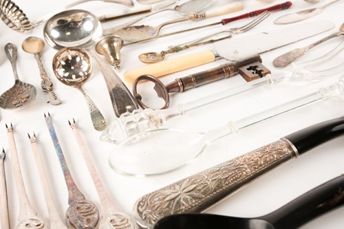 Lot 405 - A small mixed collection of silver flatware...