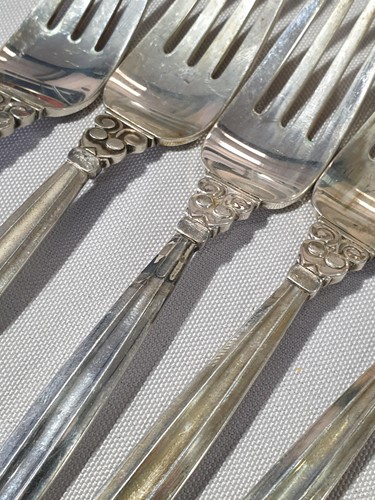 Lot 523 - A Georg Jensen "Acorn" pattern silver part...