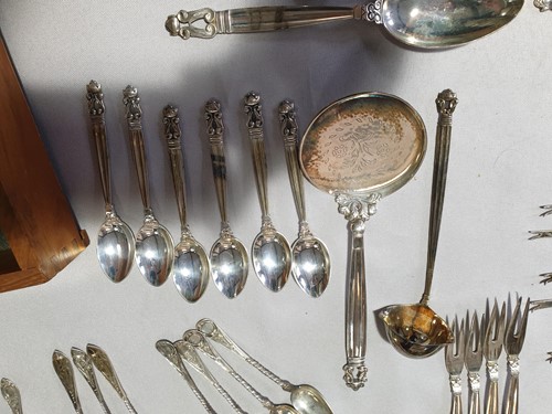 Lot 523 - A Georg Jensen "Acorn" pattern silver part...