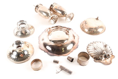 Lot 443 - A mixed group of small silver and white metal...
